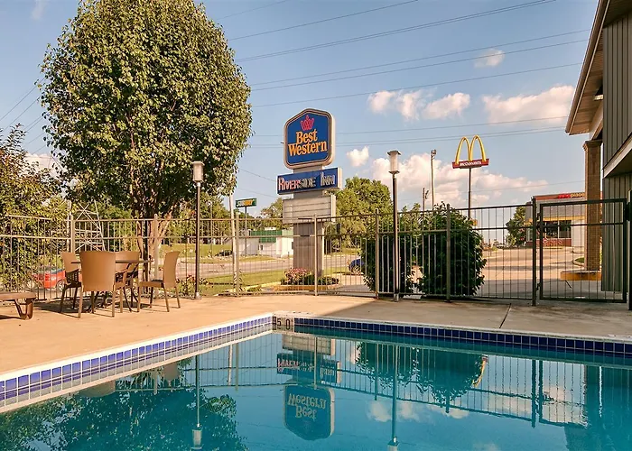Western Riverside 3*